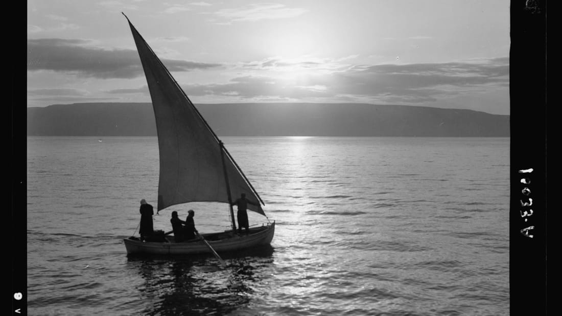 Boot am Steg (Illustrationsbild)